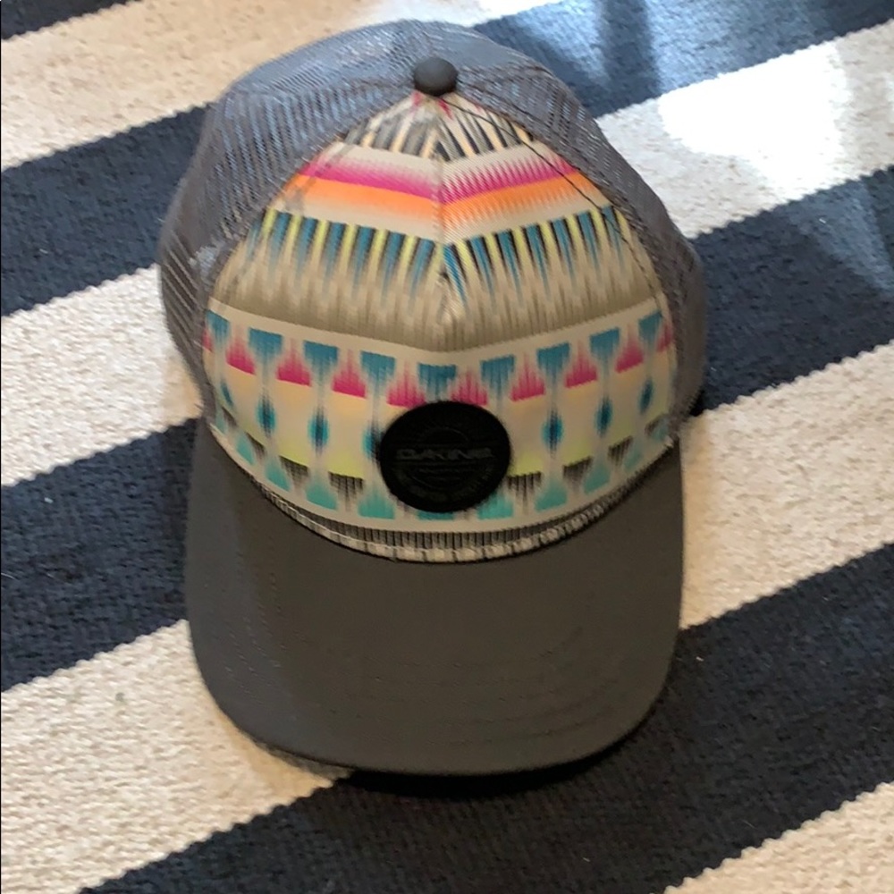 Dakine Trucker hat